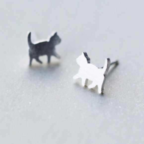 Dainty Kitty Earrings! - Picture 6 of 7